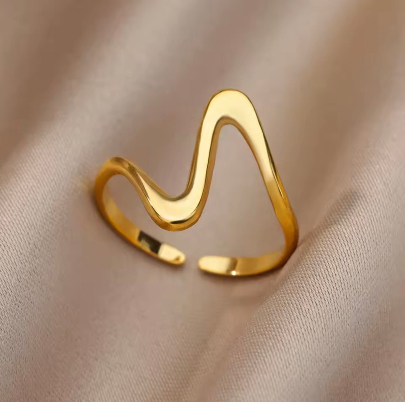 Elegant Gold Rings 